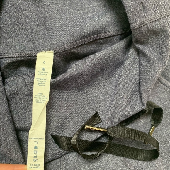 *SOLD* NAVY lululemon leggings - Picture 8 of 11